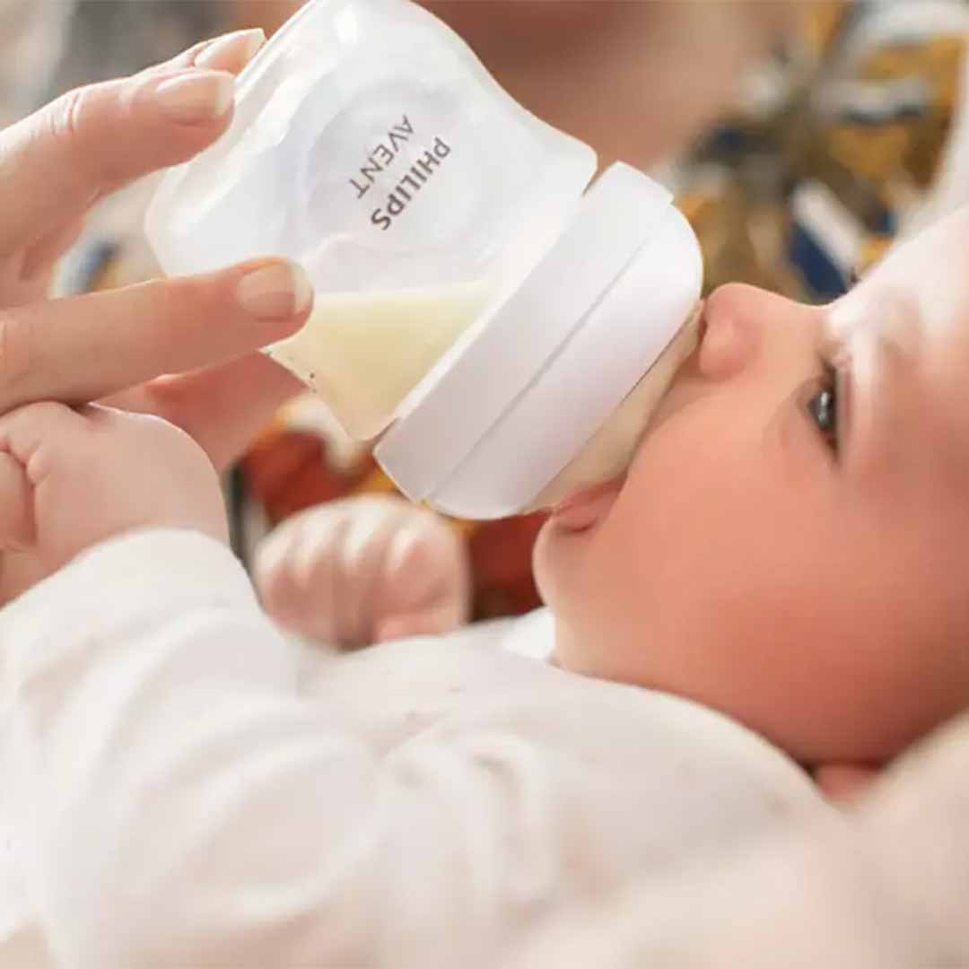 Набор пластиковых бутылочек Philips Avent Natural Response 0+ мес. (+щётка и пустышка) SCD838/11